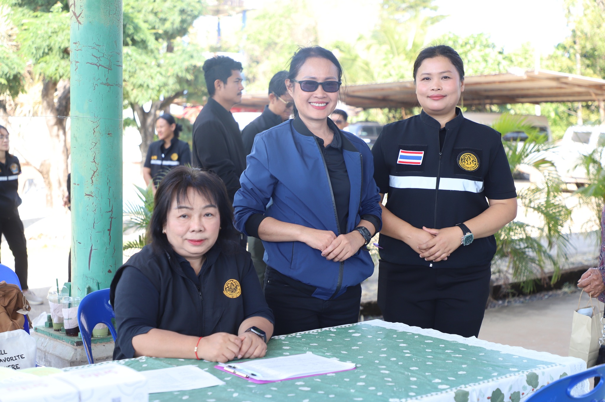 title - ชาวน้ำยืนเฮ ส.ป.ก. ขนทัพบริการถึงที่ ต.เก่าขาม ลดค่าใช้จ่าย ยื่นขอออกโฉนด - ปรึกษาปัญหากฎหมาย ครบจบในที่เดียว